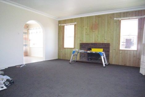 Photo of property in 206 Edmonton Road, Te Atatu South, Auckland, 0610