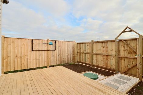 Photo of property in 14 Kaapehu Street, Karaka, 2578