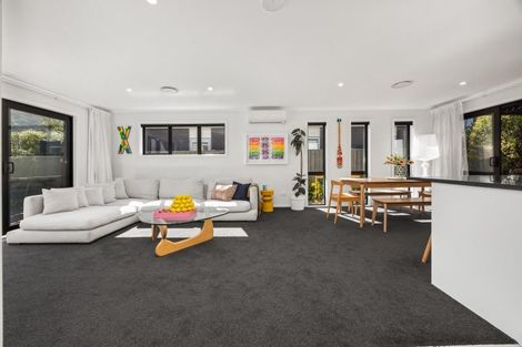 Photo of property in 10 Pateke Drive, Kenepuru, Porirua, 5022
