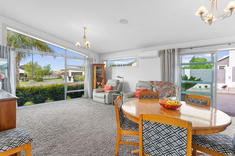Photo of property in 8 Ruru Place, Levin, 5510