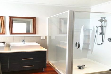 Photo of property in 1 Viola Place, Papakura, 2110