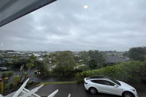 Photo of property in 3 Altair Place, Windsor Park, Auckland, 0632