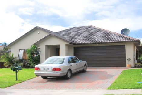 Photo of property in 2 Tsar Court, Flat Bush, Auckland, 2016