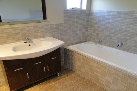 Photo of property in 34 Skelligs Drive, Flat Bush, Auckland, 2019