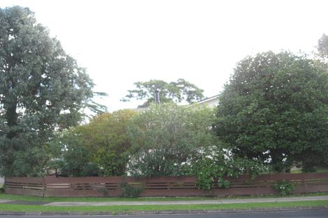 Photo of property in 39 Beechdale Crescent, Pakuranga Heights, Auckland, 2010