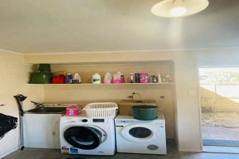 Photo of property in 62 Sandwick Drive, Weymouth, Auckland, 2103