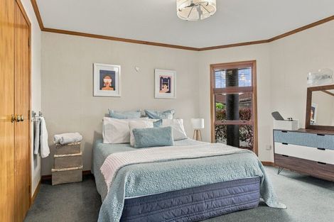 Photo of property in 12 Clare Street, Cambridge, 3434