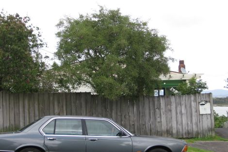 Photo of property in 1/21 Beach Haven Road, Beach Haven, Auckland, 0626