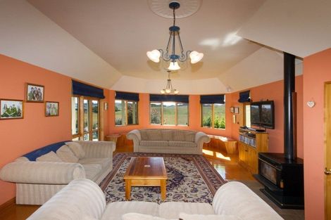 Photo of property in 814 Ruatangata Road, Whangaehu, Whanganui, 4581