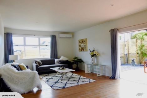 Photo of property in 6 Sheehan Road, Te Atatu South, Auckland, 0610