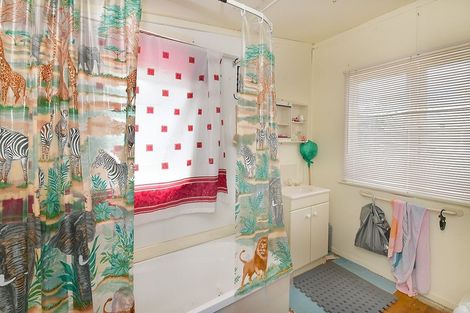 Photo of property in 175 Vipond Road, Stanmore Bay, Whangaparaoa, 0932