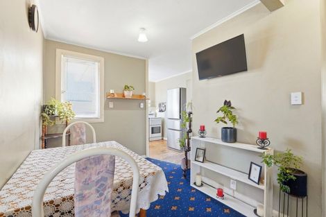 Photo of property in 111 Carlton Avenue, Tawhero, Whanganui, 4501