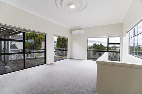 Photo of property in 5 Cambrai Avenue, Mount Roskill, Auckland, 1041