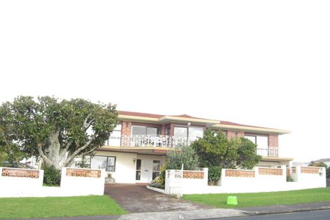 Photo of property in 71 Mellons Bay Road, Mellons Bay, Auckland, 2014