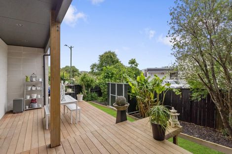 Photo of property in 2 Sunvista Avenue, Oteha, Auckland, 0632
