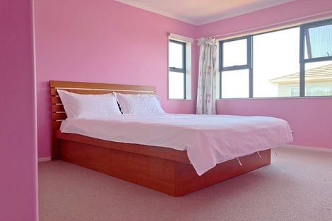 Photo of property in 32 Wawatai Drive, Karaka, Papakura, 2113