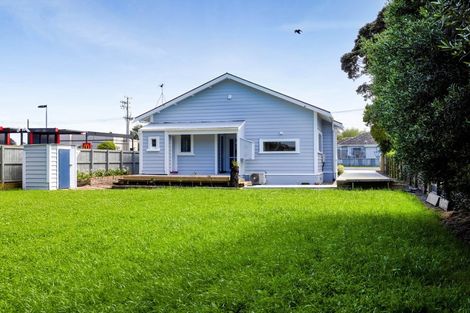 Photo of property in 195 South Road, Hawera, 4610