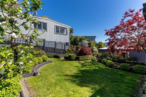 Photo of property in 40 Marine Parade, Macandrew Bay, Dunedin, 9014