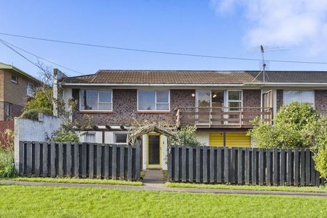 Photo of property in 2/57 Moana Avenue, One Tree Hill, Auckland, 1061