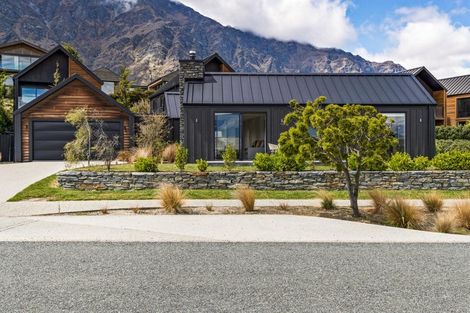 Photo of property in 35 Rannoch Drive, Jacks Point, Queenstown, 9371