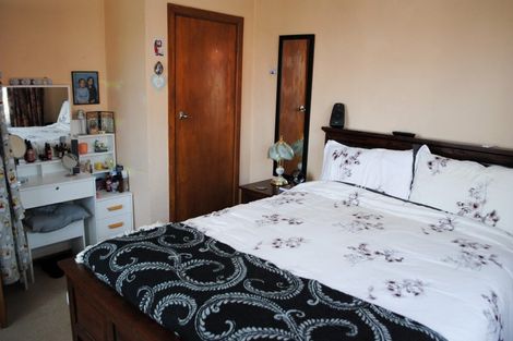 Photo of property in 24 Endeavour Street, Marfell, New Plymouth, 4310