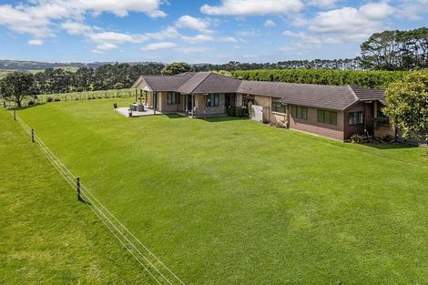 Photo of property in 135b Hutchinson Road, Helensville, 0875