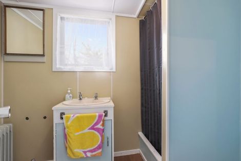 Photo of property in 15 Point Street, Raglan, 3225