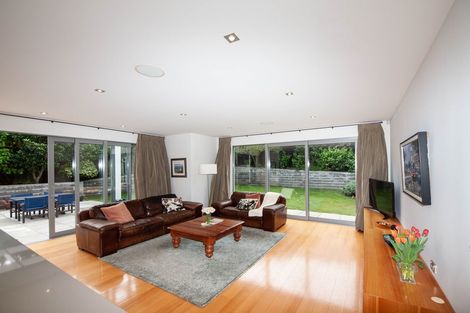 Photo of property in 24e Mandalay Terrace, Khandallah, Wellington, 6035