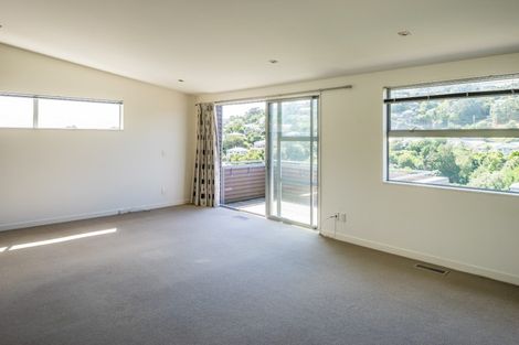 Photo of property in 51 Tiketike Way, Brooklyn, Wellington, 6021