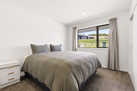 Photo of property in 1 Glendas Way, Acacia Bay, 3385