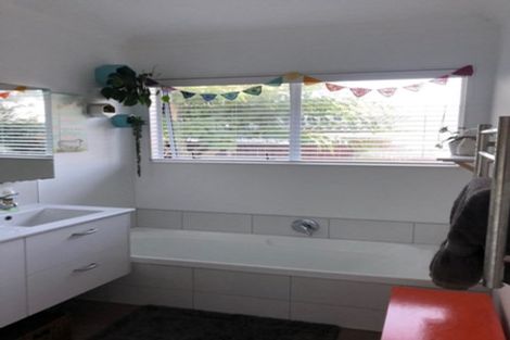 Photo of property in 6 Armitage Place, Tuakau, 2121