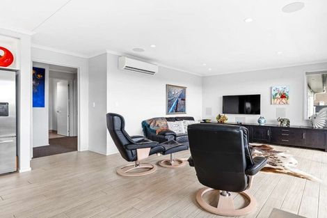 Photo of property in 16 Discovery Drive, Gulf Harbour, Whangaparaoa, 0930