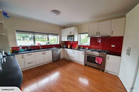 Photo of property in 30b Seacliffe Road, Hillsborough, Auckland, 1042