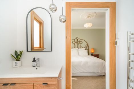 Photo of property in 2 Alma Place, Milson, Palmerston North, 4414