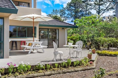 Photo of property in 1 Whangaparaoa Road, Red Beach, 0932