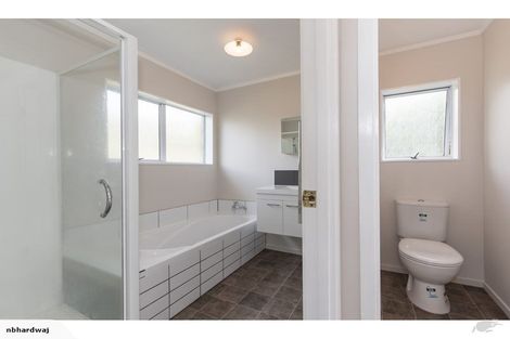 Photo of property in 1/5 Petrel Place, Massey, Auckland, 0614