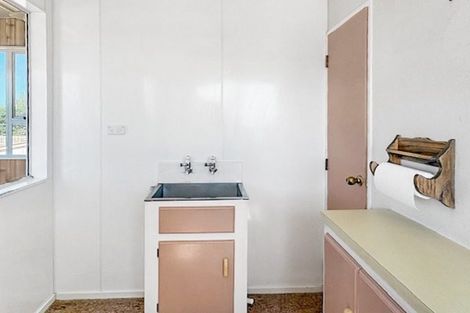 Photo of property in 34 Linklater Avenue, Foxton Beach, Foxton, 4815