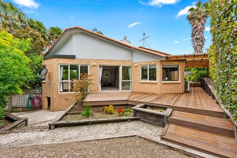 Photo of property in 12 Stonedge Lane, Rosedale, Auckland, 0632