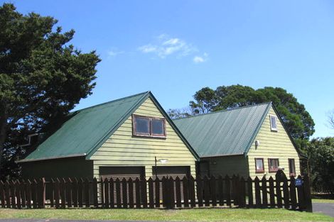 Photo of property in 13 Abbeygate Street, Birkdale, Auckland, 0626