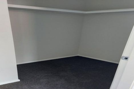 Photo of property in 5 Rewarewa Way, Timberlea, Upper Hutt, 5018