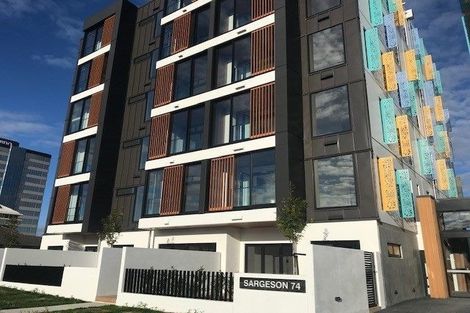 Photo of property in Frank Sargeson Apts, 508/74 Anzac Street, Takapuna, Auckland, 0622