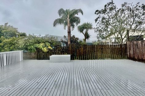 Photo of property in 61 Waimumu Road, Massey, Auckland, 0614