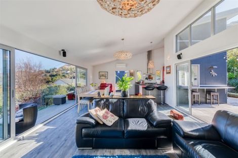 Photo of property in 22 Cornwall Road, Lyttelton, 8082