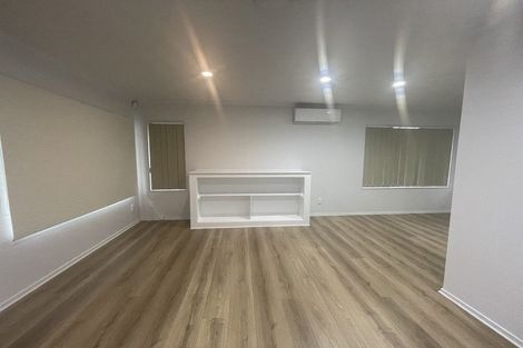 Photo of property in 110 Gloucester Road, Manurewa, Auckland, 2102