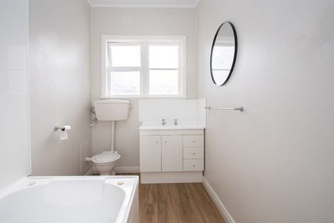 Photo of property in 76 Williams Street, Cambridge, 3434