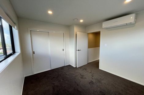 Photo of property in 6/506 Glenfield Road, Bayview, Auckland, 0629