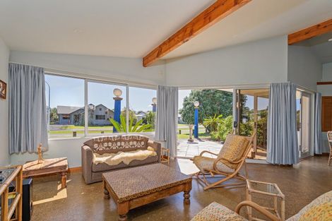 Photo of property in 1 Hawk Hill Crescent, Cooks Beach, Whitianga, 3591