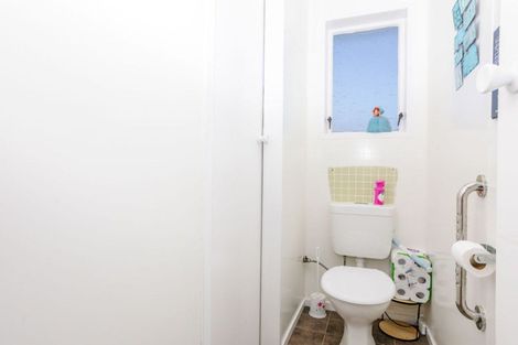 Photo of property in 17 Burns Street, Dannevirke, 4930