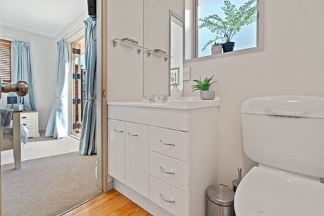 Photo of property in 1 Edgewater Lane, Halswell, Christchurch, 8025