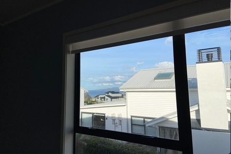 Photo of property in 1/10 Newburn Road, Waiake, Auckland, 0630